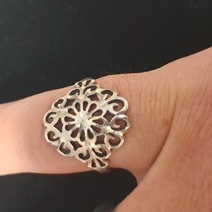 ZUNI Sterling flower ring